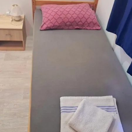 Stone Gardens Hostel Doli