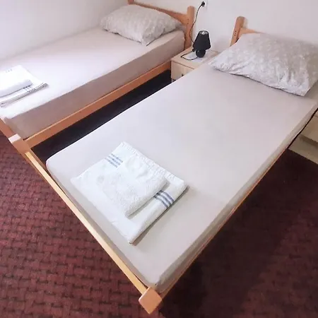 Hostel Stone Gardens *