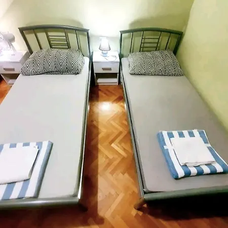 Stone Gardens Hostel Doli